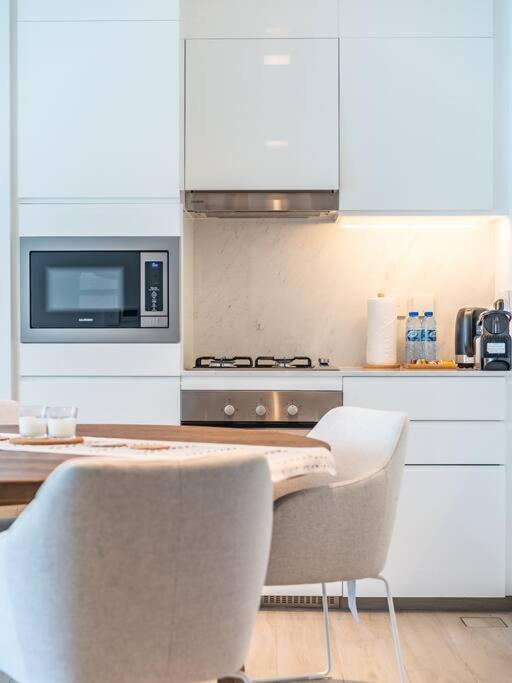 The Harbor Heights 1br In Palace Residences Creek Dubai