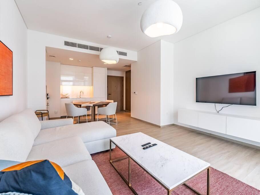 The Harbor Heights 1br In Palace Residences Creek Apartment *