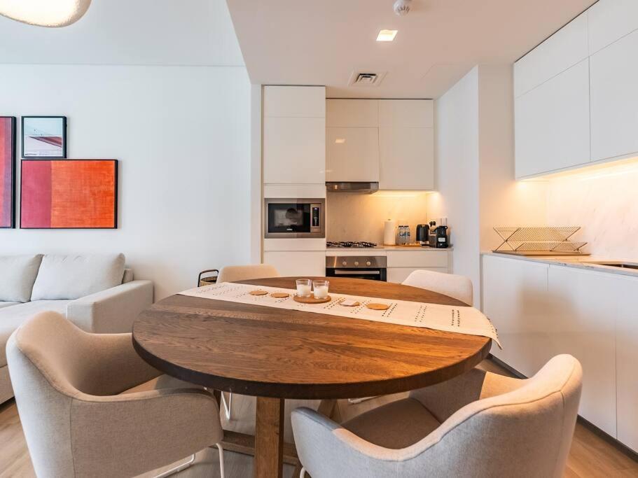 The Harbor Heights 1br In Palace Residences Creek Dubai